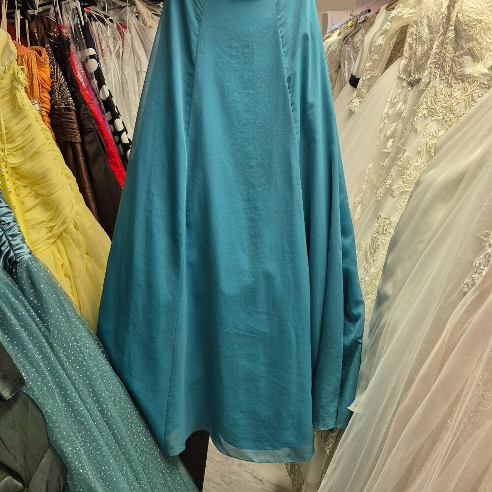 Formal Dress - Picture 2 of 2